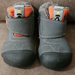 Keen toddler waterproof hiking shoe / boots size 7 boys girls like new condition